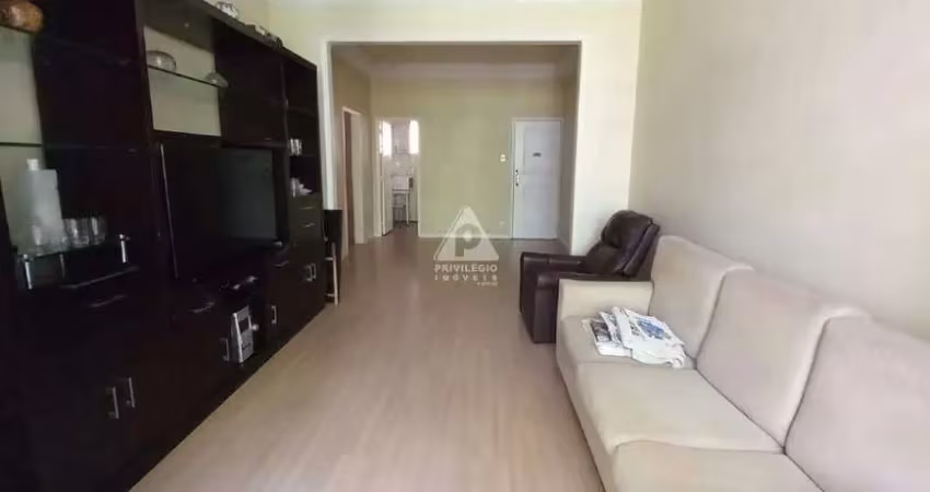 Copacabana: 126m² a 2 quadras da praia - oportunidade!
