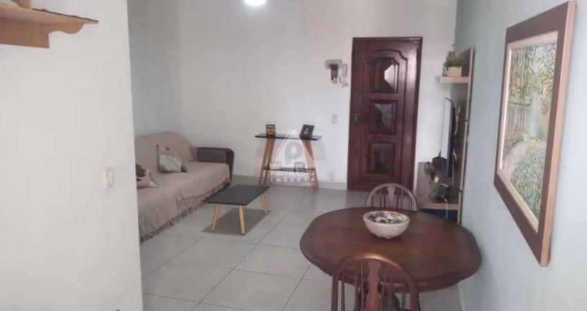 Sol da manhã 2 quartos, sendo 1 suíte, com dependência, sala 2 ambientes. 1 Vaga com infraestrutura.