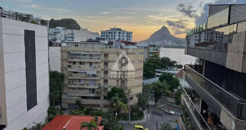 Cobertura Duplex Exclusiva na Rua Ferreira de Resende – Vista Panorâmica e Conforto Total