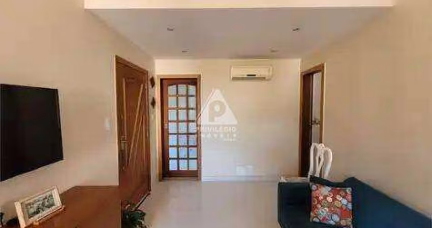 2 quartos, 2 banheiros, sala confortável e vista para o Cristo, sol da manha e portaria 24h, com play, salão de festas, portaria 24hs