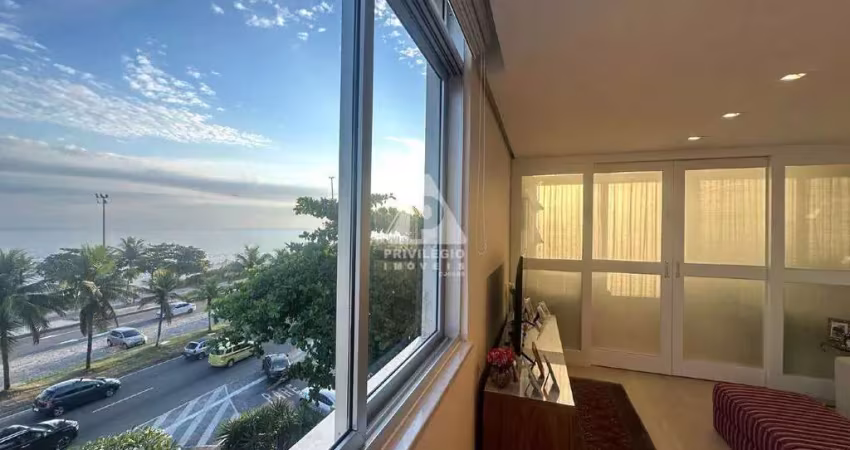 Apartamento frente praia na lúcio costa – 2 suítes, escritório e 2 vagas