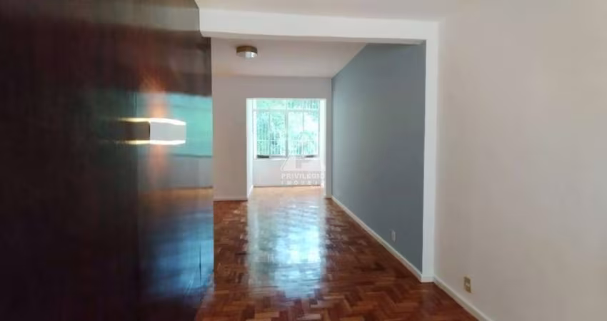 Apartamento de 2 quartos com vista verde em Ipanema
