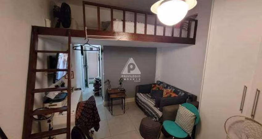 Loft, reformado, colado no metro, vista livre, portaria 24H