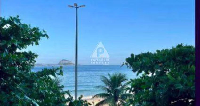 Apartamento com 3 Quartos - Frente Mar - Leblon - RJ