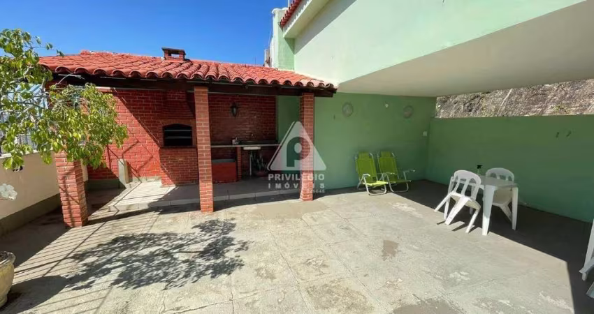 2 quartos com vaga escritura 90m todo reformado.
