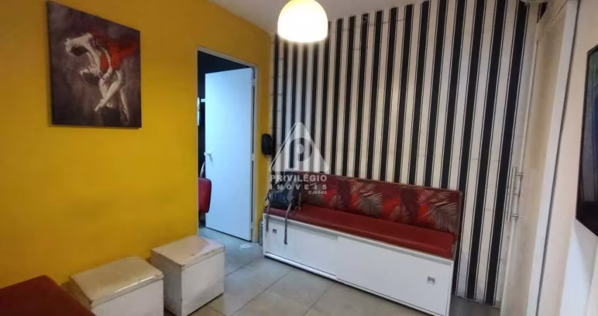 Prédio comercial de 2 andares, loja e sobreloja com 156 mts à venda em Botafogo