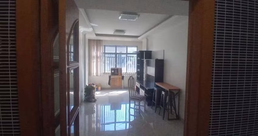 Apartamento de 115m, 3 quartos com armários planejados, sala e cozinha ampla. 1 Vaga.