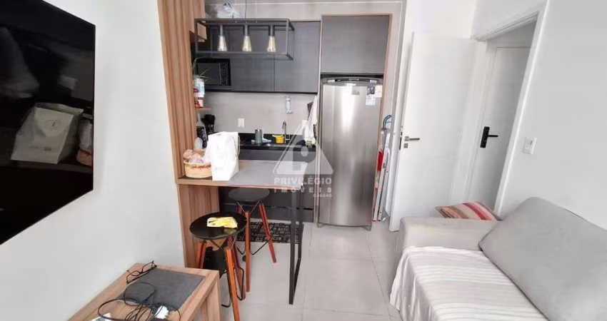 Flamengo, 2 quartos sendo 1 suíte