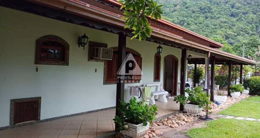 Casa à venda, 4 quartos, 2 vagas, Betel - Cachoeiras de Macacu/RJ