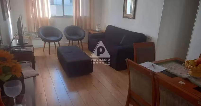 IMÓVEL COM SALA, 2 QTOS. SUITE. COZ DEPS VAGA ESCRITURA VISTA LIVRE. REFORMADO
