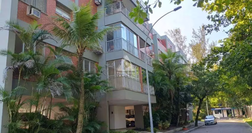 Apartamento reformado no jardim europa (barra) com 3 quartos, suíte e varanda