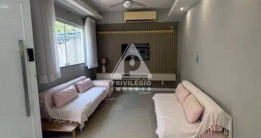 Casa com 3 quartos com suítes e 4 vaga de garagem à venda em Freguesia