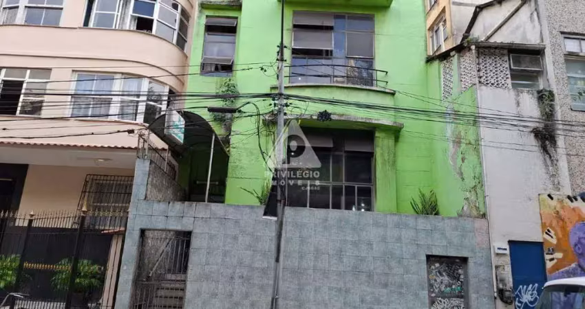 Prédio de 5 andares na Gloria com 525m2.