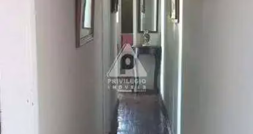 Apartamento de 2 quartos, com dependencia completa , a venda no melhor da tijuca