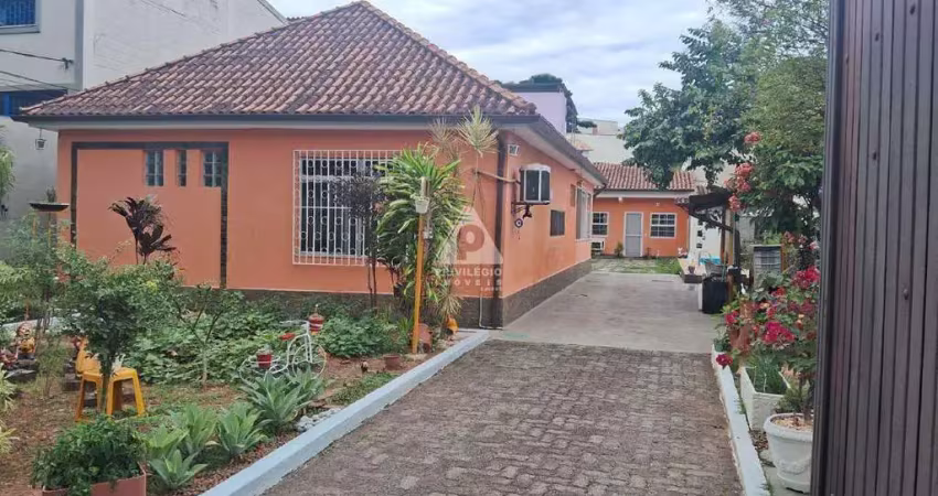 Excelente casa linear - para fins comerciais ou residenciais - 276m² area cosntruída - 600 m² de terreno - Anil