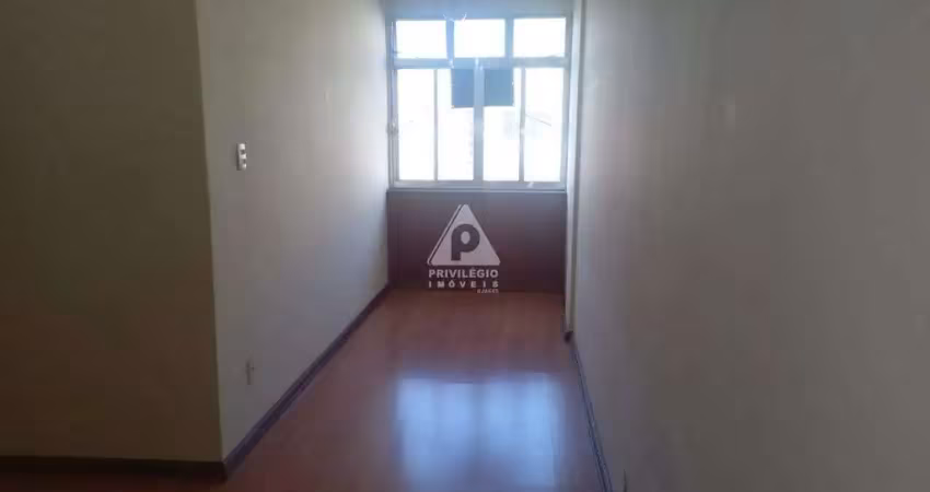 Amplo apartamento na tijuca – rua uruguai – último andar com vista livre