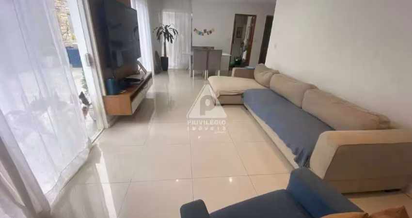 Casa com 3 quartos , 2 suítes e 3 garagens à venda emvargem pequena