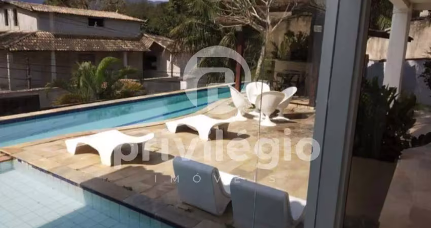 Casa com lazer de clube em vargem grande: 7 quartos, piscina e sauna. condominio quinta do morgado