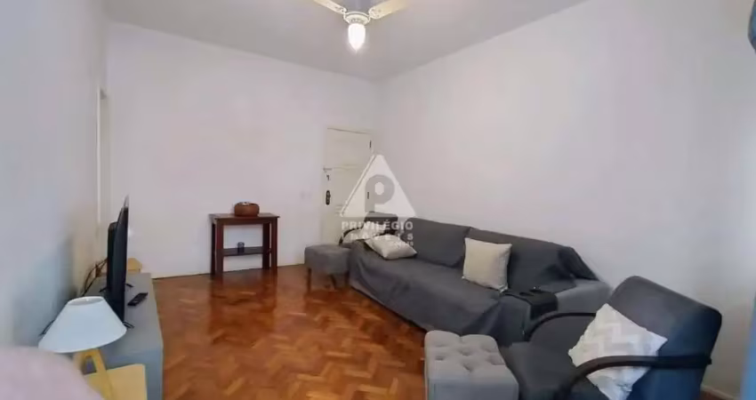 Apartamento em copacabana 2 quartos com vaga de garagem no posto 4.