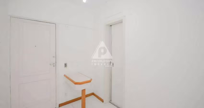 Sala comercial 25 mts, vista para o mar, 1 vaga de garagem, em ipanema.