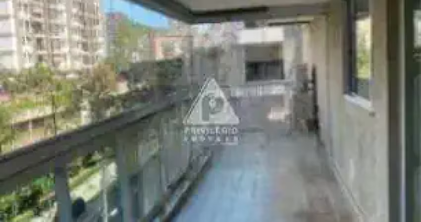 Apartamento 3 quartos, suíte, sala ampla, varanda, vista live, cozinha planejada, dependência, área de serviço, vaga de garagem, piscina em botafogo