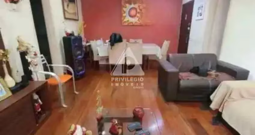 Apartamento com 03 quartos, infraestrutura completa, 02 vagas de garagem a venda em copacabana