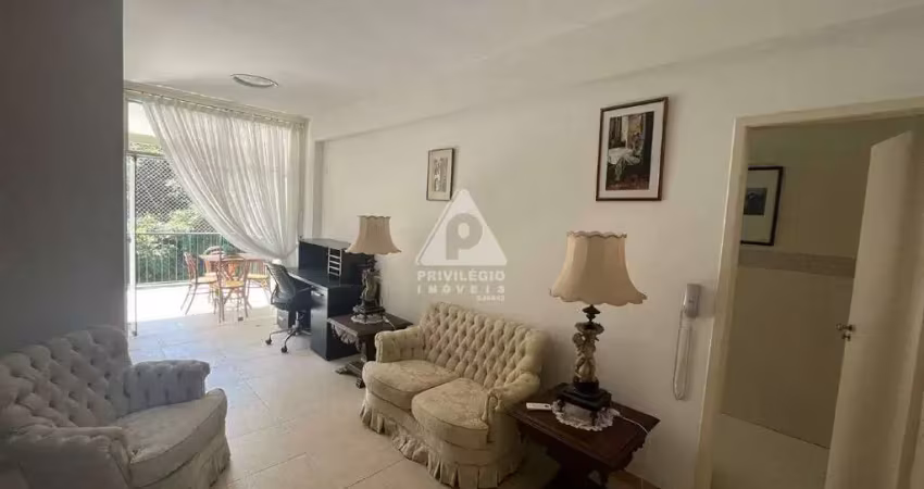3 quartos sendo 1 suite, vista cristo redentor, vista pão de açucar, sol da manha, vaga, portaria 24h, infraestrutura completa