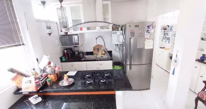 Cobertura à venda no jardim botânico, 2 quartos (sendo 1 suíte), área externa.
