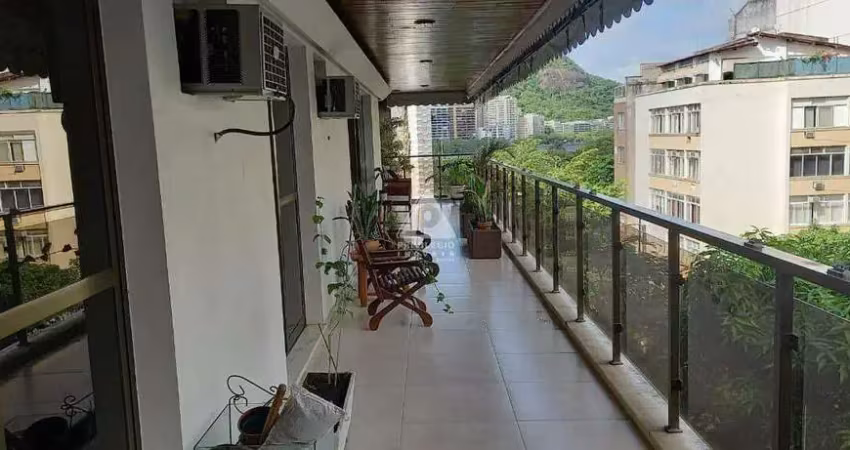 Apartamento à venda, 4 quartos, 2 suítes, 3 salas, varanda integrada aos cômodos, 2 vagas de garagem, 216m², lagoa. rio de janeiro/rj.