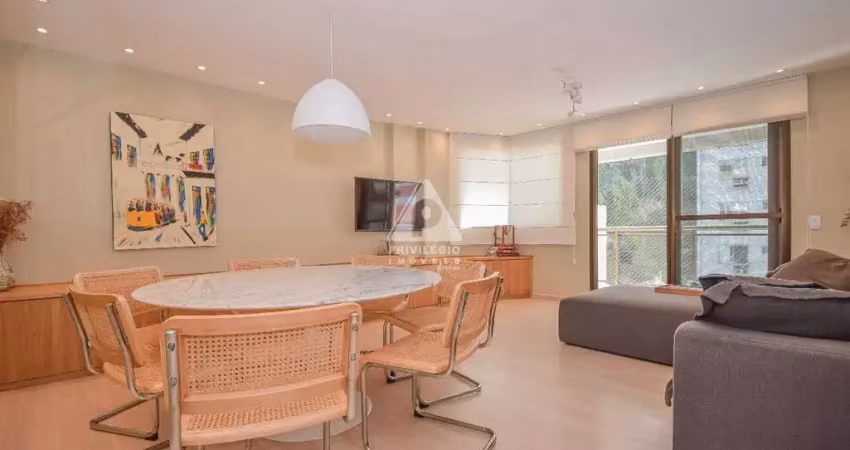 Exuberante apartamento, 3 quartos, infraestrutura completa, vista para o cristo e rua silenciosa!