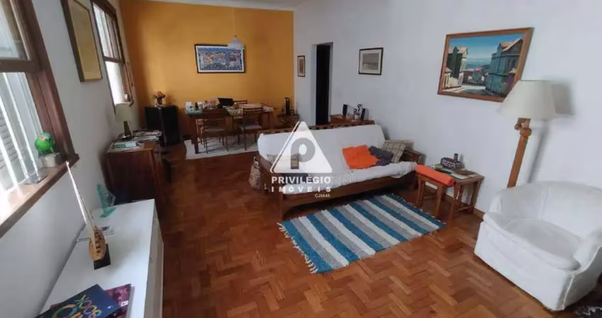 Apartamento a venda na lagoa, 3 quartos (sendo 1 suíte), dependência completa e 1 vaga na escritura.