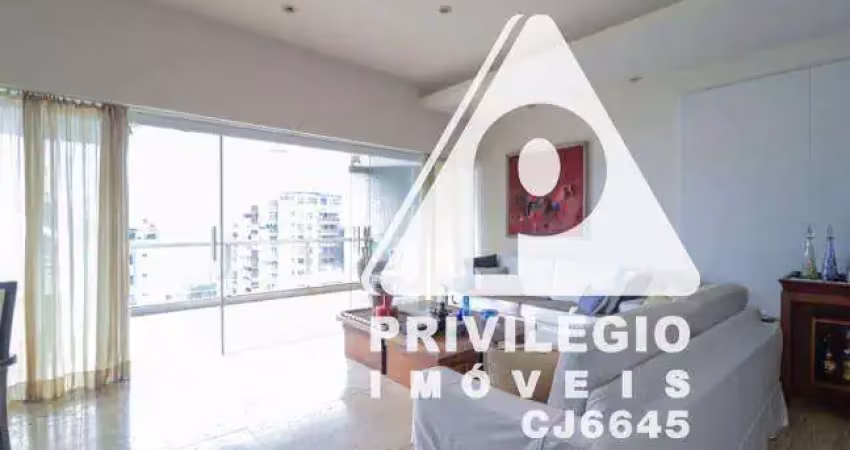 Apartamento à venda na lagoa, 3 quartos (sendo 3 suítes), varanda com piscina, dependência completa, 2 vagas.
