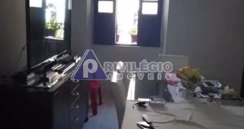 Privilégio imóveis vende: excelente casa de rua, em ótima localização no jardim botânico