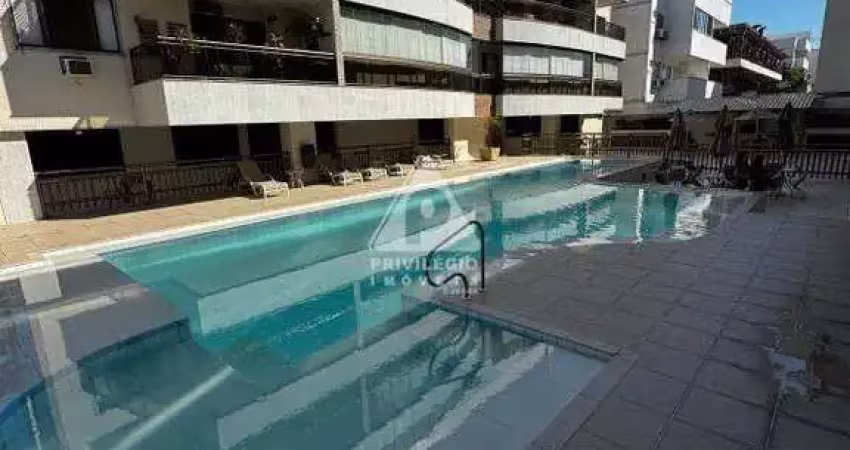 Apartamento (cobertura linear) 3 quartos com suítes 3 vagas e varanda no recreio dos bandeirantes