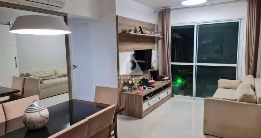 Apartamento garden à venda de 2 quartos, 1 suíte, 2 vagas