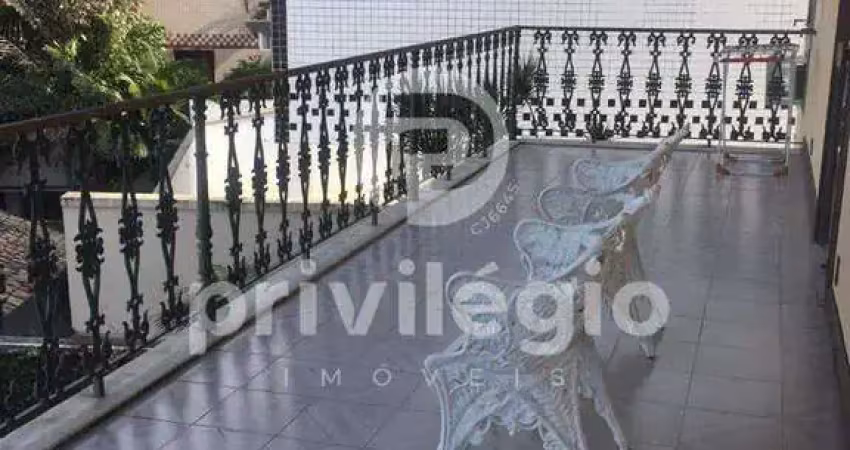 Casa duplex exclusiva com vista baía e ampla área verde!