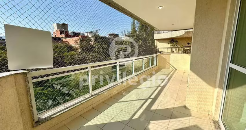 Espaçoso 131m², 3 quartos, varanda e vagas no recreio