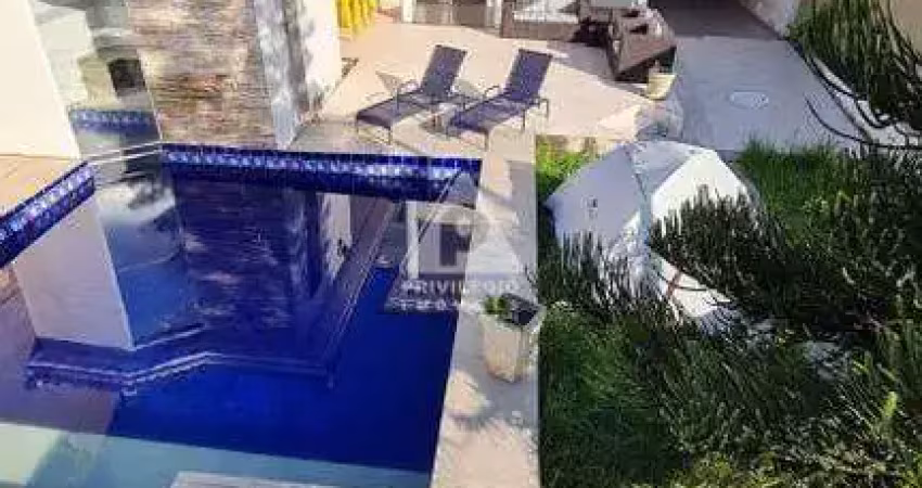 Elegante residência de luxo com 5 suítes e 5 vagas de garagem - vargem pequena