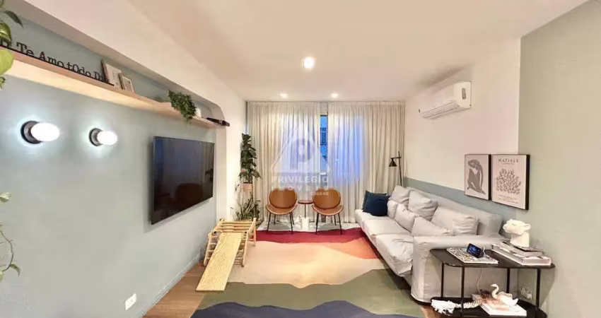Apartamento reformado com 3 quartos e 2 vagas em copa