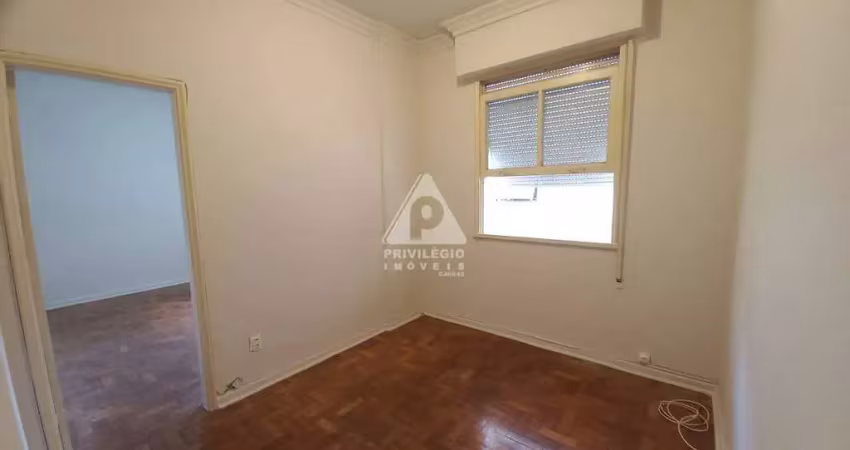 Apartamento à venda, sala e quarto, todo reformado, localização nobre, laranjeiras, rio de janeiro, rj