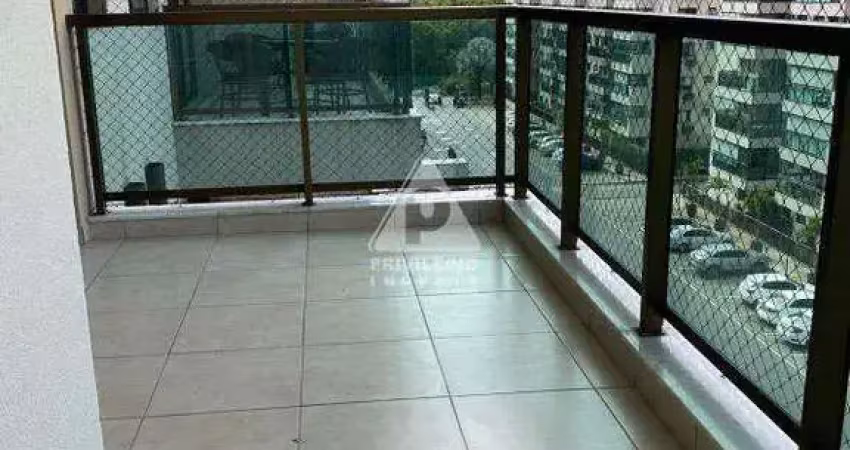 Apartamento de 3 quartos sendo 1 suíte no pontal oceânico , sol da manhã.