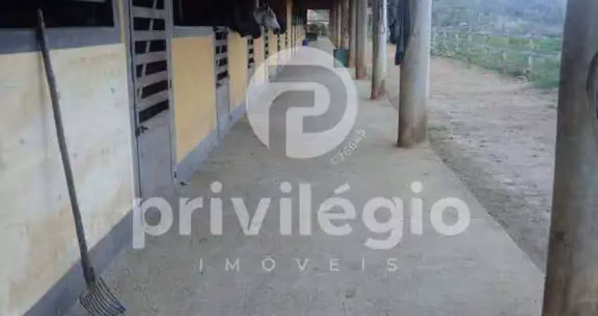 Fazenda à venda, 3 quartos, 3 suítes, teresópolis - teresópolis/rj