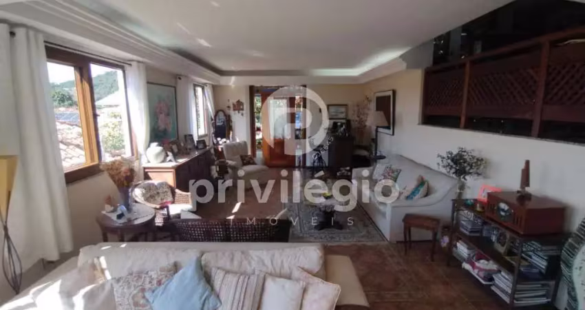 Casa triplex à venda, 5 quartos, 3 suítes, 5 vagas, mata paca - niterói/rj