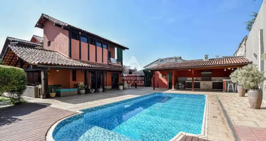 Luxuosa casa duplex de 5 quartos no condomínio rio mar portinari