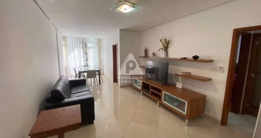 3 quartos com 1 suíte, 1 vaga de garagem. porteira fechada na melhor rua do leme!! 96m²