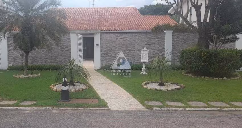 Casa em condomínio - 4 quartos, sendo 1 suíte master, piscina, varanda gourmet - rio mar - barra da tijuca