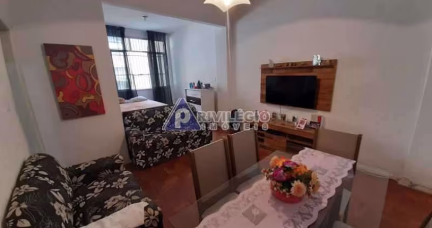 Apartamento de 2 quartos em Copacabana (Posto 5)