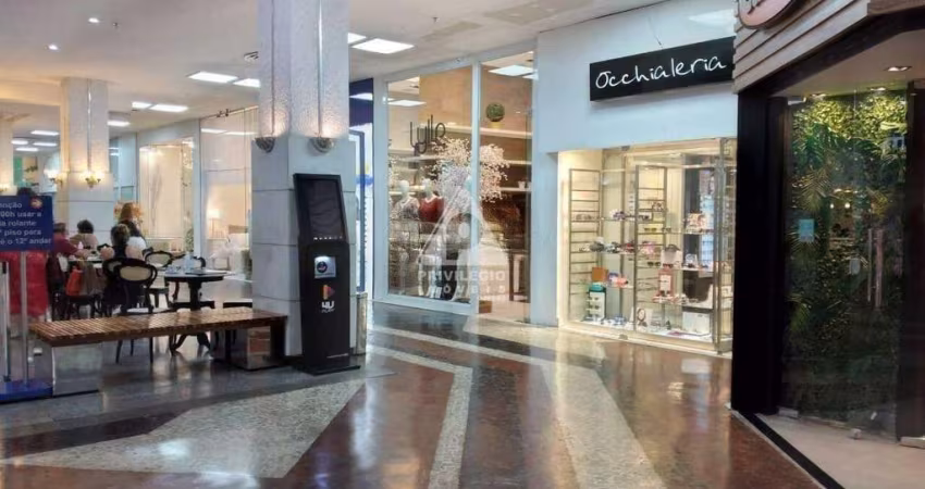 Loja Térrea com Mezanino a venda em galeria em Ipanema!
