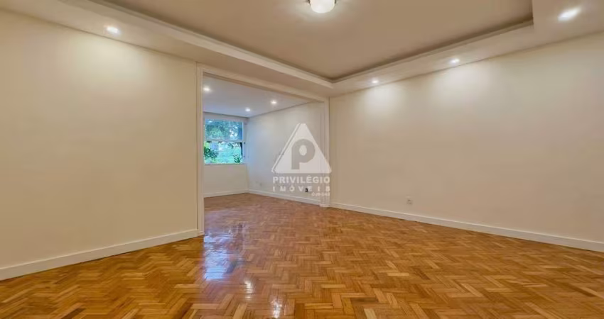 Leblon - Apartamento charmoso de 3 quartos com vaga com 122m2