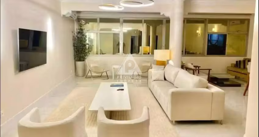 Salão, 4 quartos, vaga de garagem escriturada, imóvel reformado!!